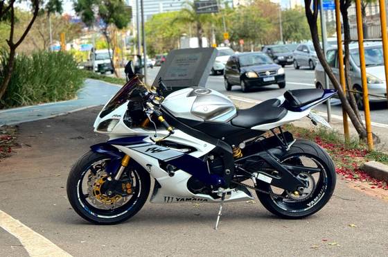 YAMAHA YZF-R6 YAMAHA YZF-R6